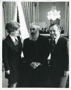 Carl Albert posing with an unidentified group., 1974-01-01 - 1974-12-31