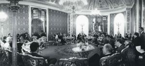 Group of unidentified people speaking with one another at the House delegation trip to USSR, Romania, Yugoslavia. August 1975, 1975-08-04