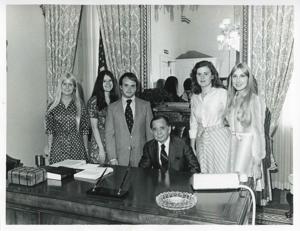 Carl Albert with Ewing Interns. Left to right are Janice Hoffman, Melinda Wharton, Lewis Pulley, Albert, Sue Waldron, and Susan Rogers. July 25, 1975, 1975-07-25