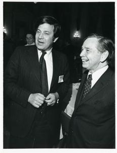 Carl Albert with unidentified people at the reception for freshman members of the 94th Congress. December 1, 1975, 1975-12-01