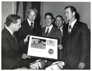 Apollo 15 plaque presentation July 26, 1971, 1971-07-26