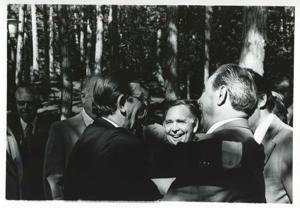 Carl Albert and Leonid Brezhnev standing outside with several others. Yalta in August 1975, 1975-08-04