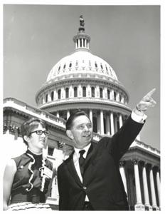 Carl Albert with guests of Congressman James Mann. July 1972, 1972-07-01