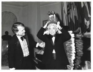 Carl Albert approaching the speaker&#39;s stand. American Revolution Bicentennial Ball in Oklahoma. October 2, 1976, 1976-10-02
